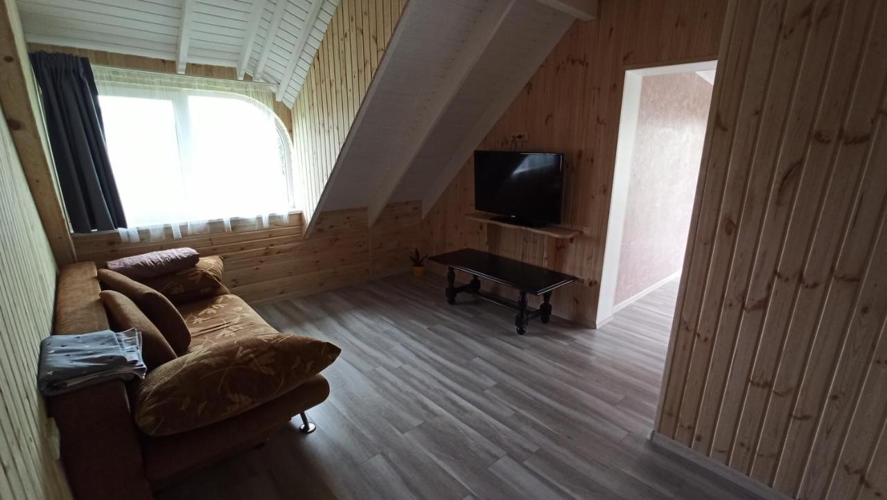 Eco House Hotel Chornomorsk Ngoại thất bức ảnh
