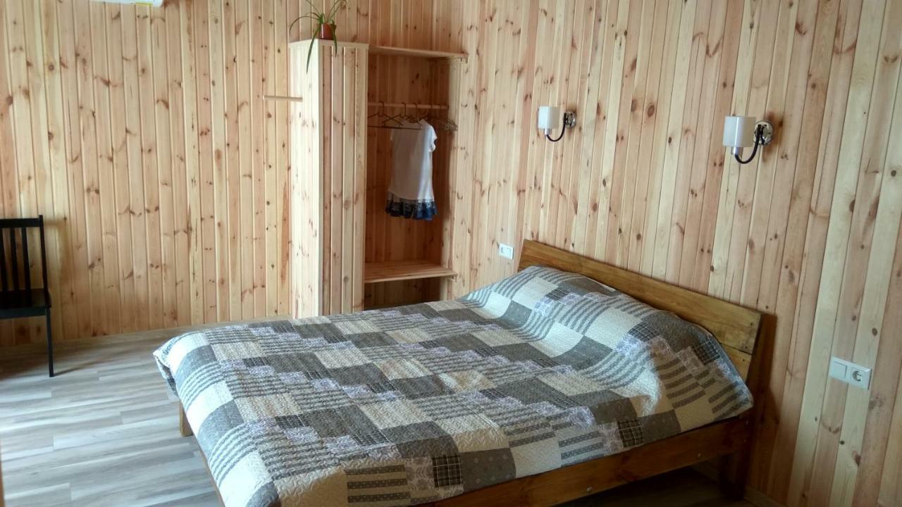 Eco House Hotel Chornomorsk Ngoại thất bức ảnh