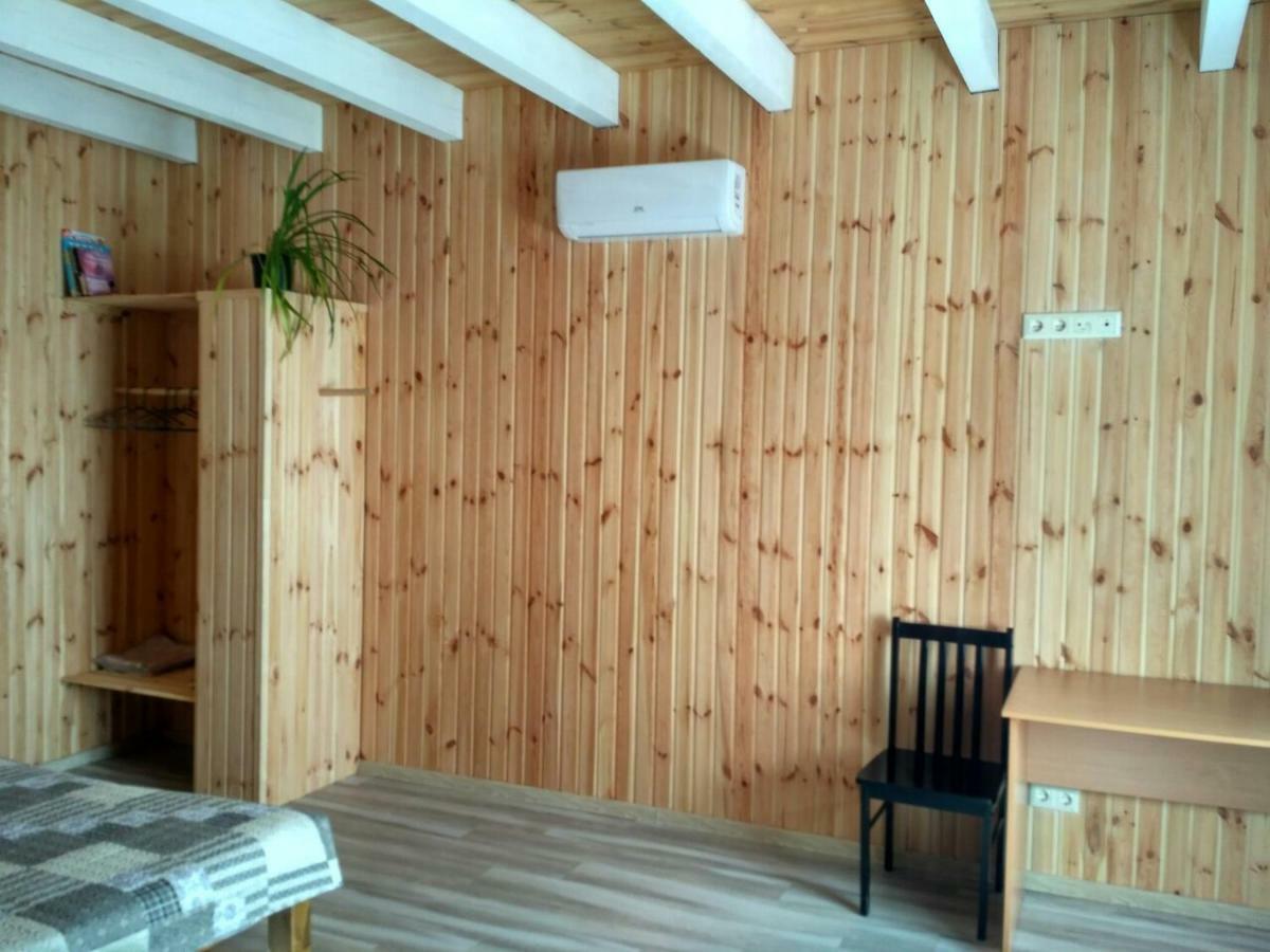 Eco House Hotel Chornomorsk Ngoại thất bức ảnh