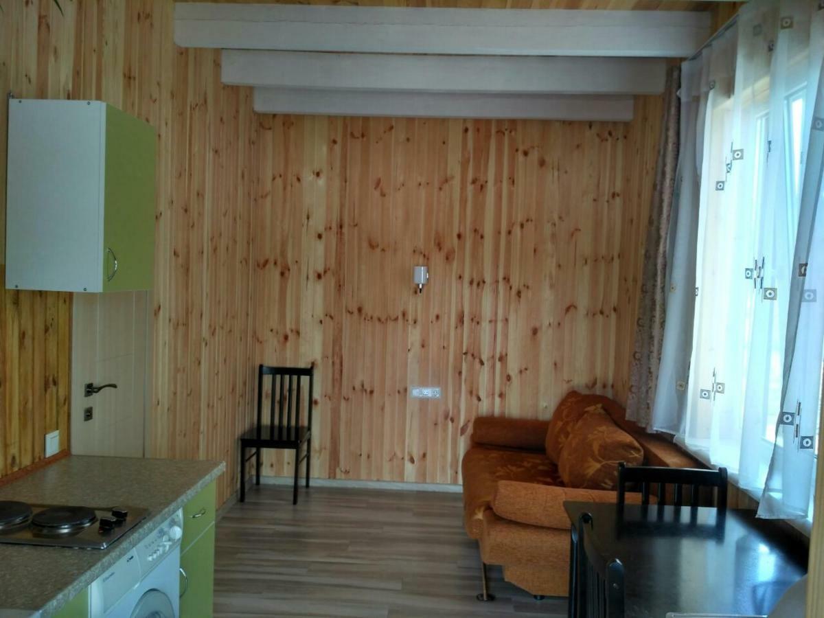 Eco House Hotel Chornomorsk Ngoại thất bức ảnh